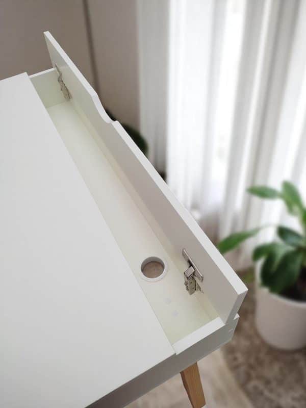 Escritorio nórdico blanco con patas de madera y organizador de cables – 100 cm - Imagen 4