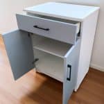 Mueble auxiliar con cubierta de cuarzo blanco galaxy