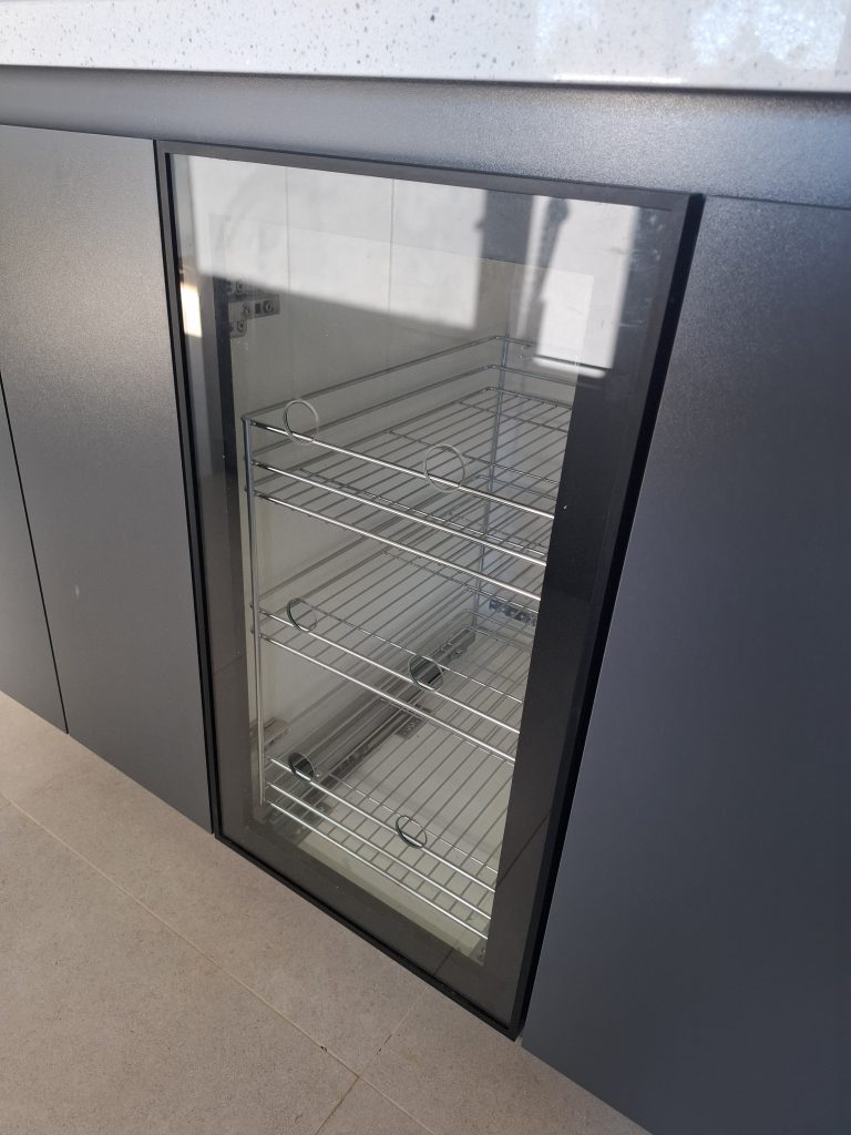 Módulo verdulero con puerta de vidrio cocina moderna accesorios muebles de cocina El Quisco