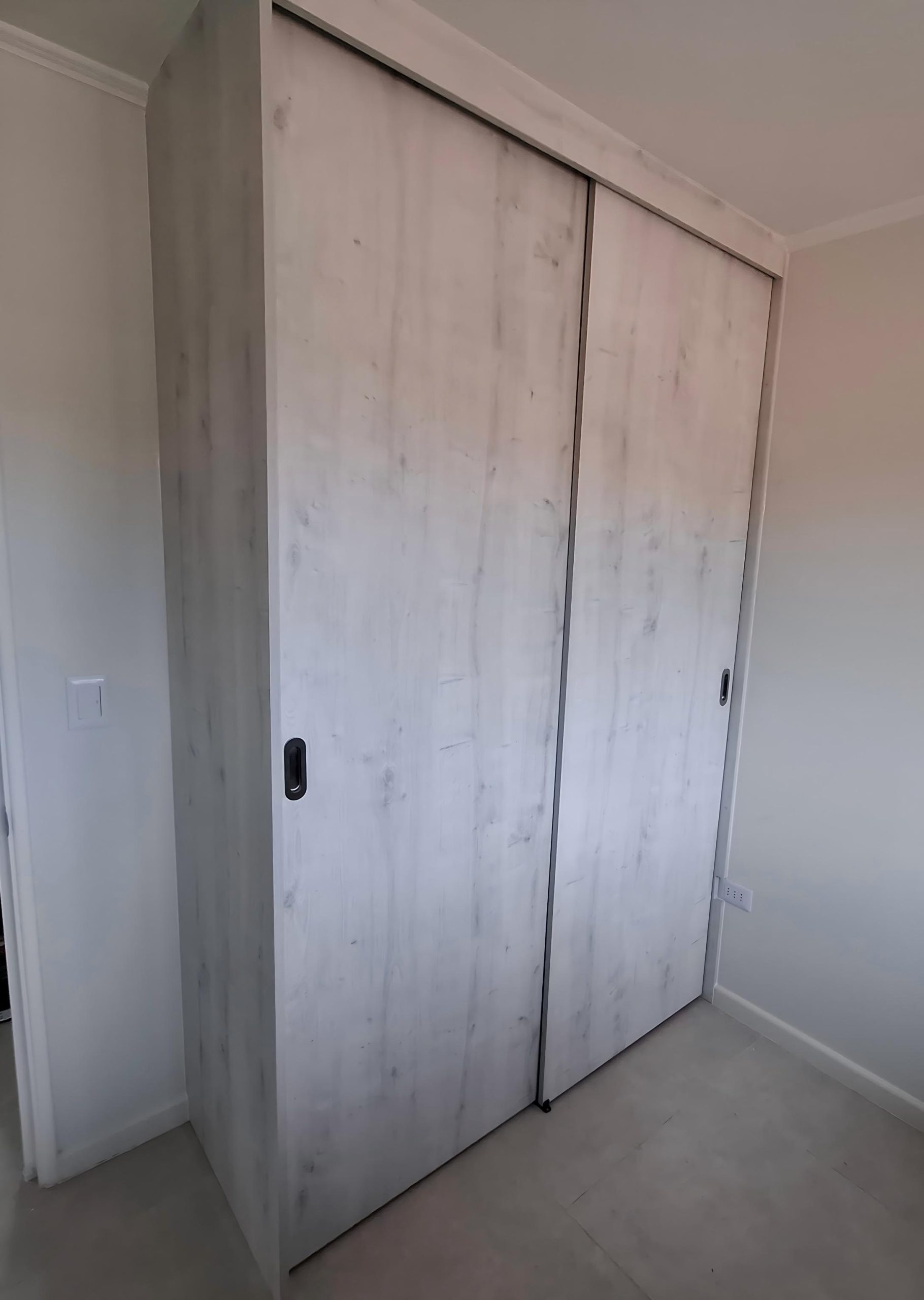Instalación de clóset a medida en El Quisco por JyS Muebles - Vista General